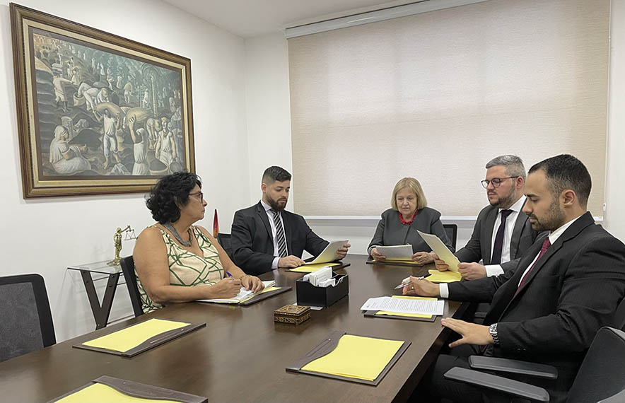 Sala de reuniões — equipe Sylvio Capanema Advogados